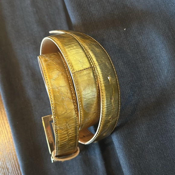 Versace Gold leather belt size 95 - Picture 9 of 9